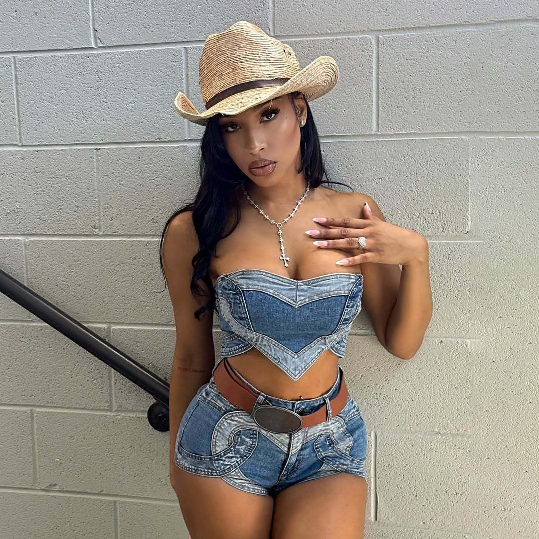 Conjunto de dos piezas de top y pantalones cortos de tubo con forma de corazón de mezclilla sexy para mujer
