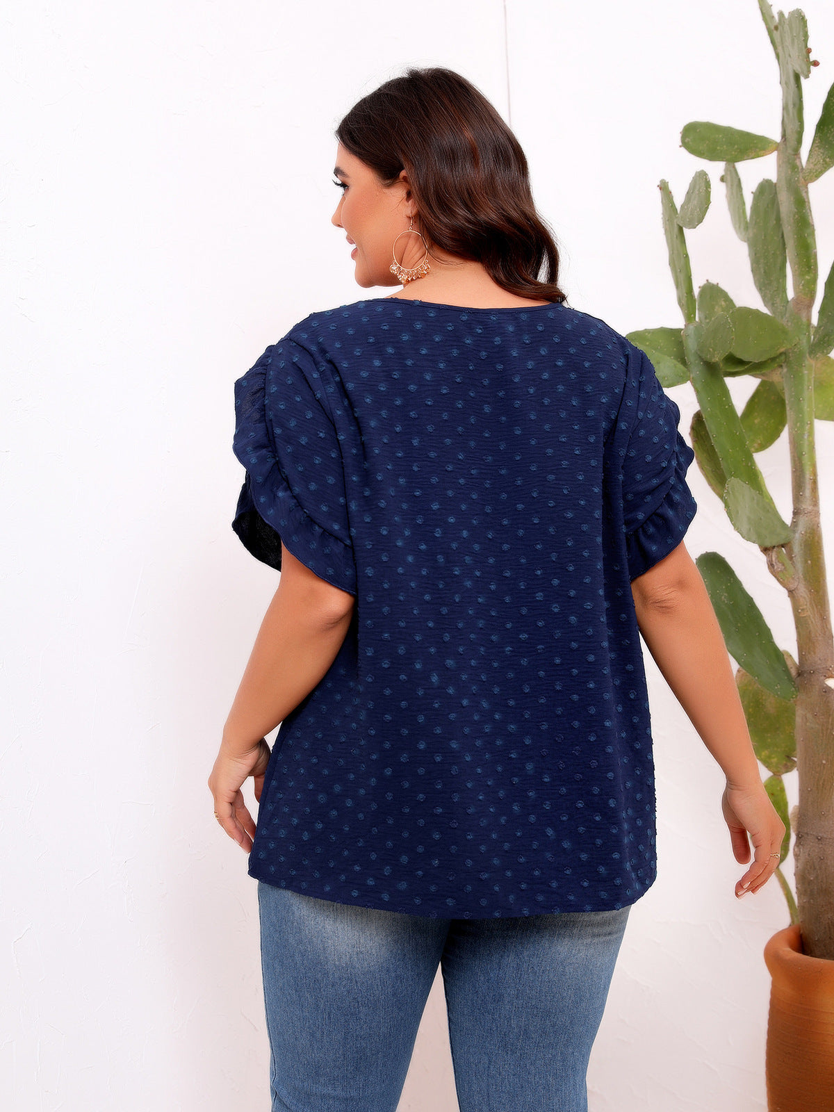 Blusa informal de cuello redondo con bola de lana de talla grande para mujer