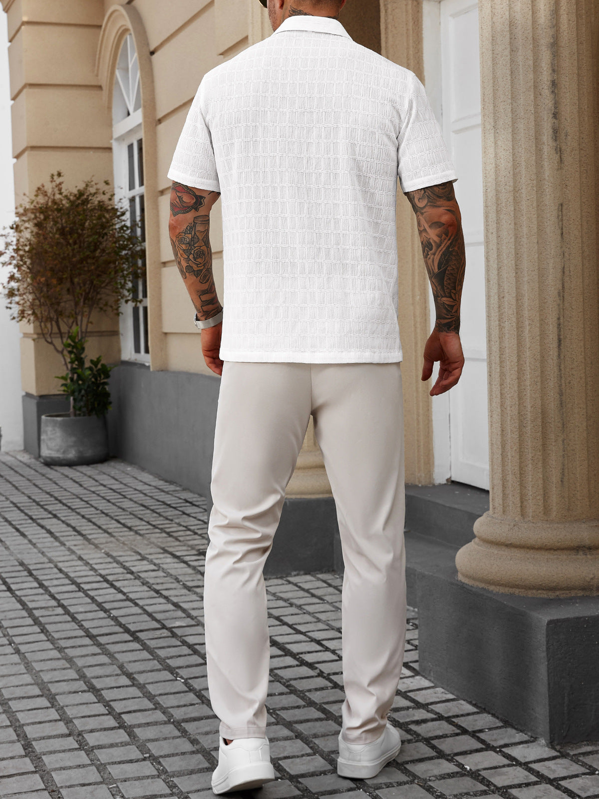 Camisa informal de manga corta con solapa blanca para hombre