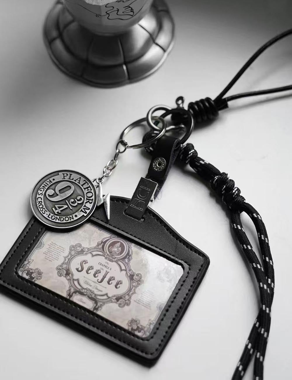Magic Platform Card Picture Holder Keychain