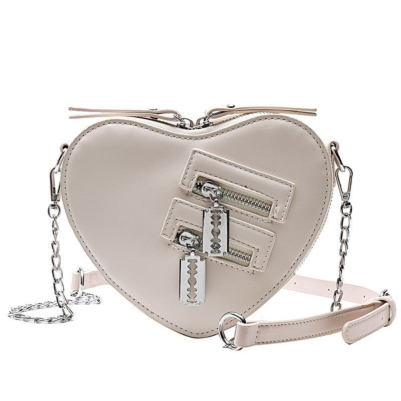 Single Shouleder Heart-Shaped Riveted Chain Bag