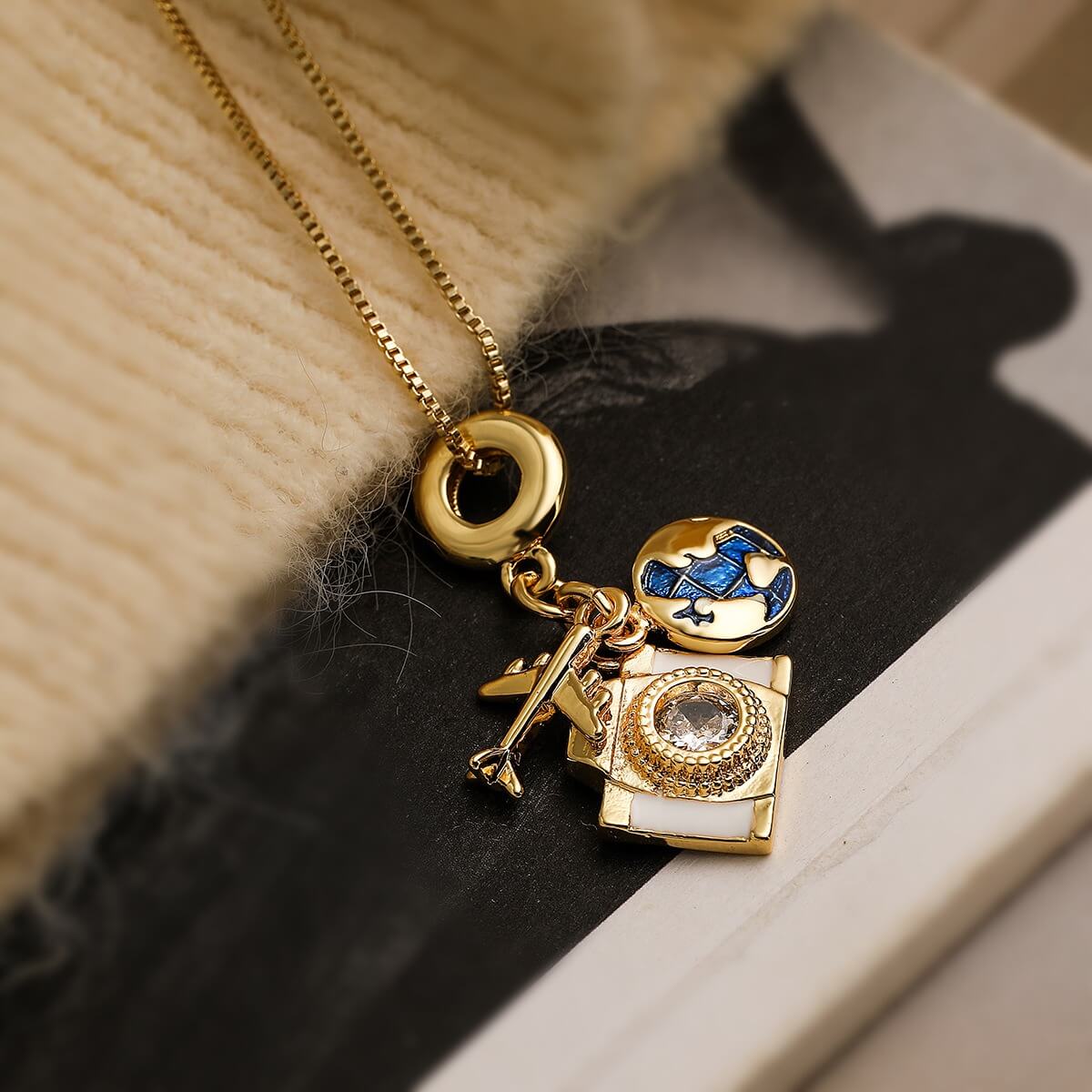 Retro Zirconia Cartoon Pendant Necklace