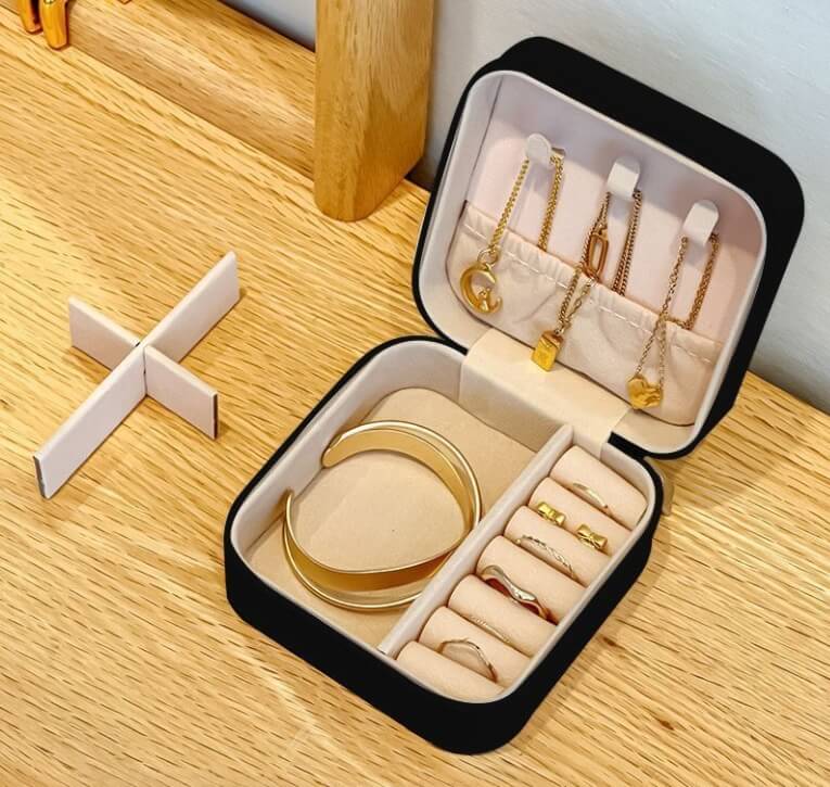 Minimalist Portable Travel Jewelry Case