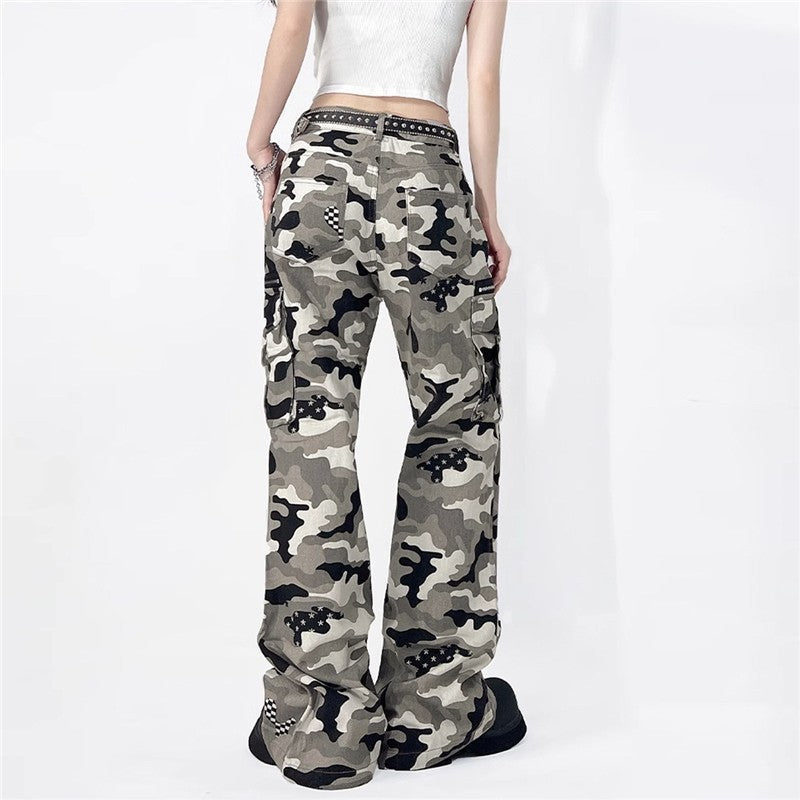 Relaxed Camo Cargo Pants With Flared Legs