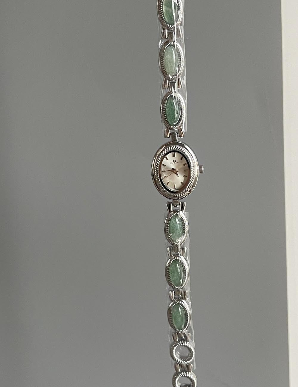 Retro Gold Tone Oval Dial Quartz Wrist Watch