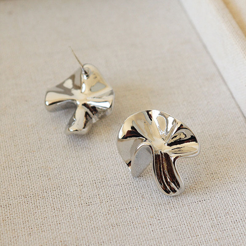 Simple Geometric Ruched Stud Earring