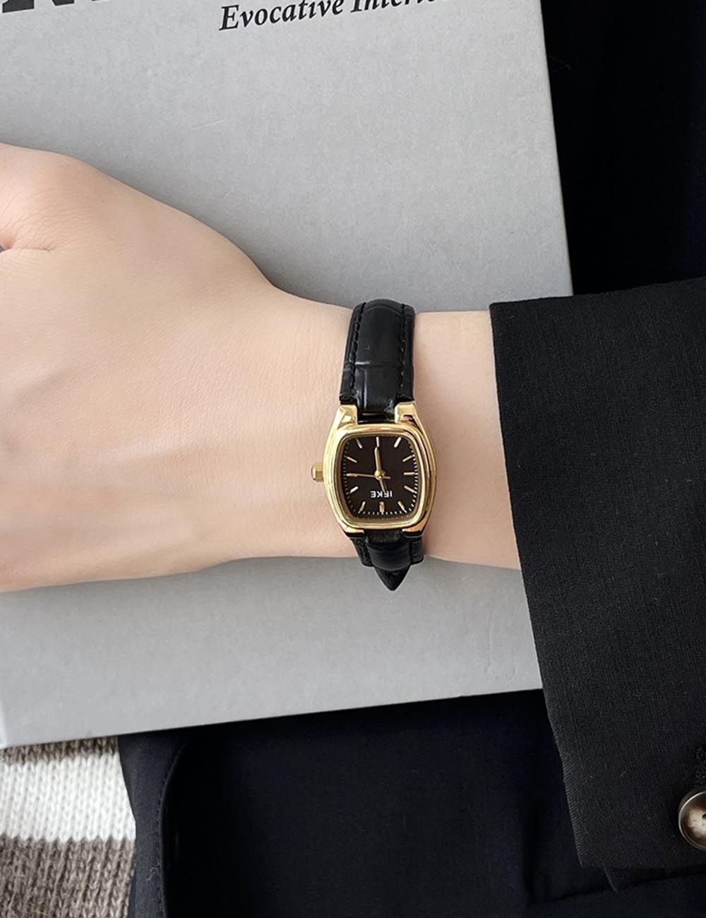 Vintage Tonneau Quartz Leather Strap Watch