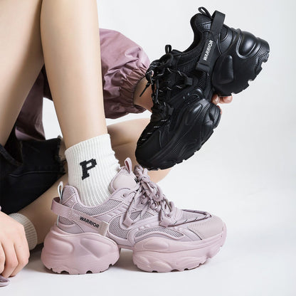 Zapatillas informales de malla y cuero con suela gruesa para mujer