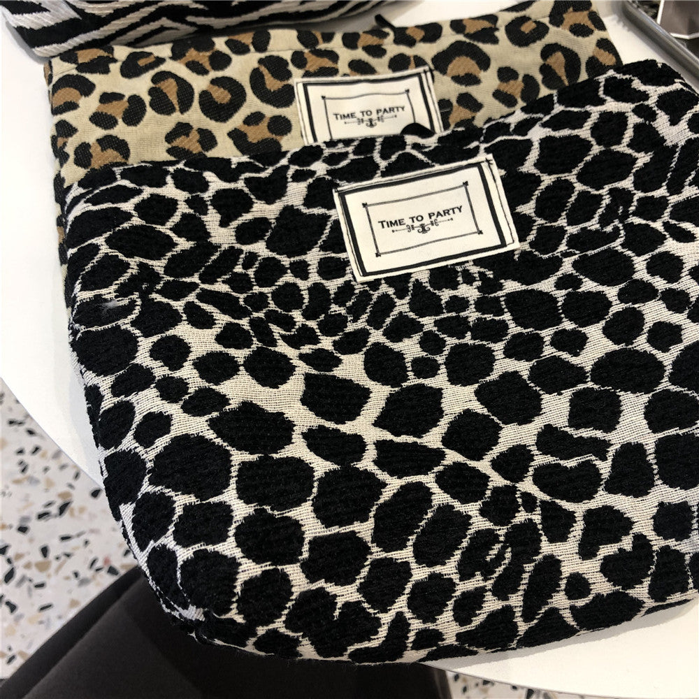 Leopard Print Large Capacity Makeup Bag