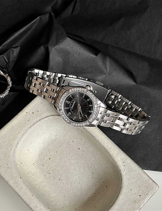 Rhinestone Round Dial Chic Quartz Watch