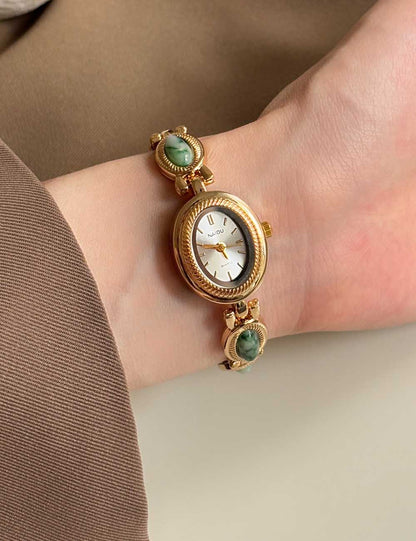 Vintage Gold Oval Dial Bracelet Quartz Watch