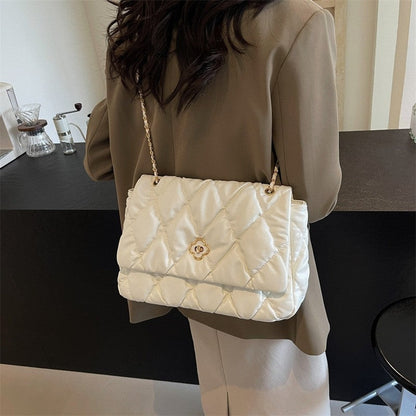 Retro Handbag With Pendant