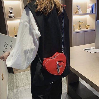 Single Shouleder Heart-Shaped Riveted Chain Bag
