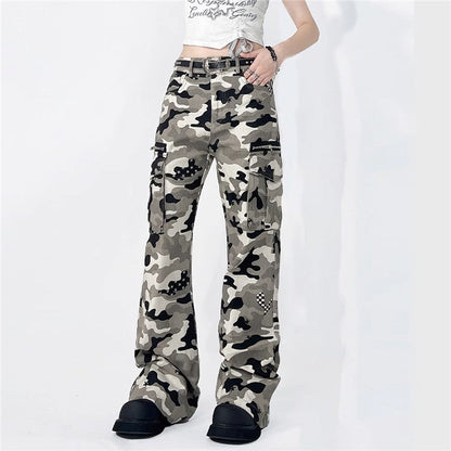 Relaxed Camo Cargo Pants With Flared Legs