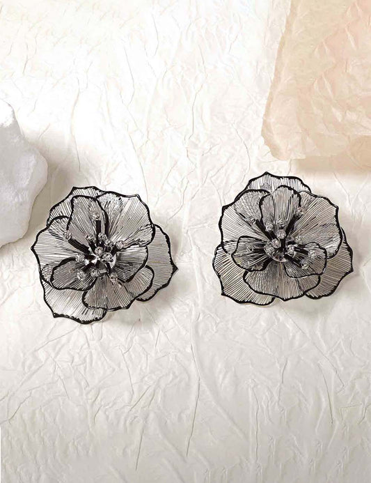 Trendy Geometric Hollow Out Flower Stud Earrings