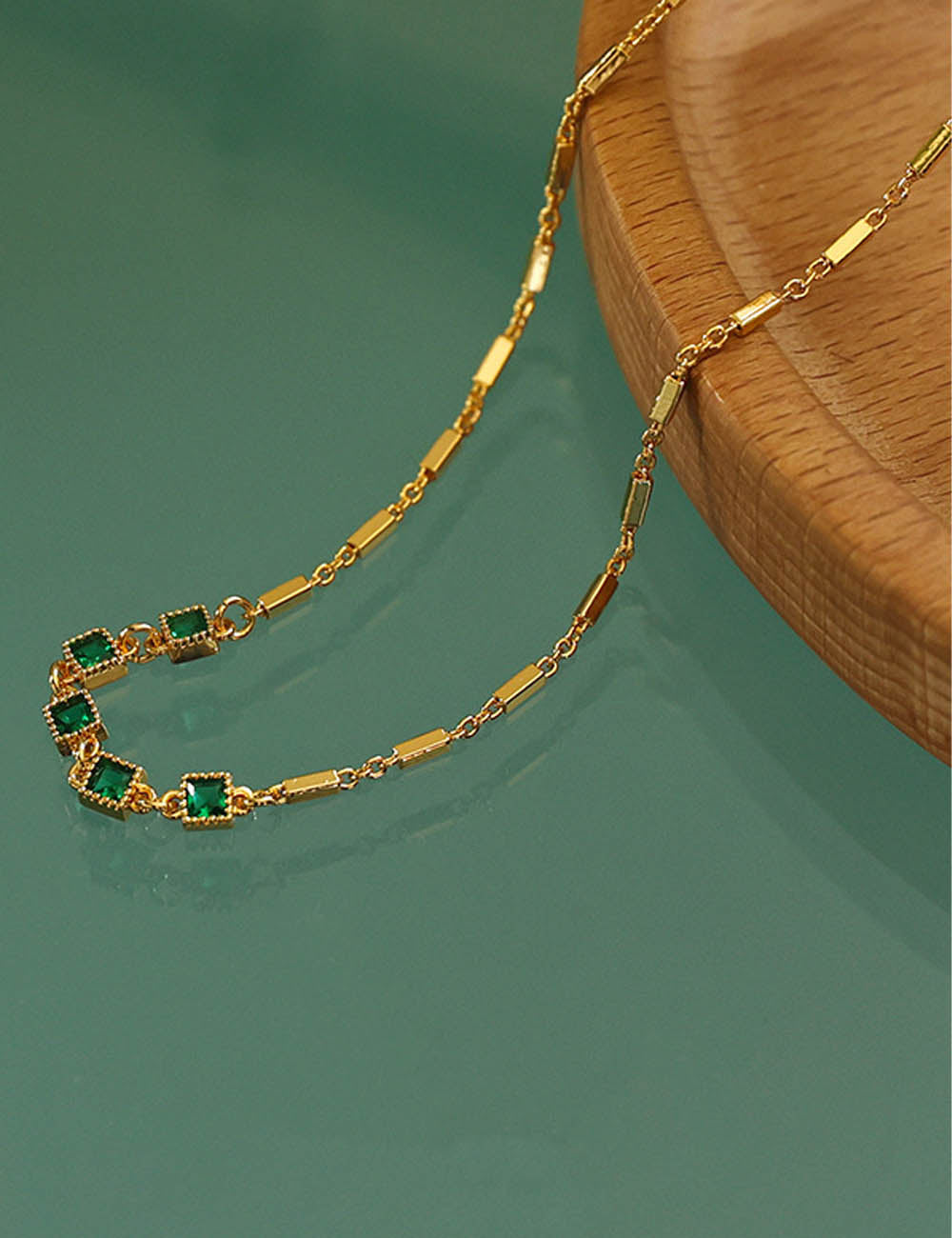 Retro Gold Plated Emerald Zircon Necklace