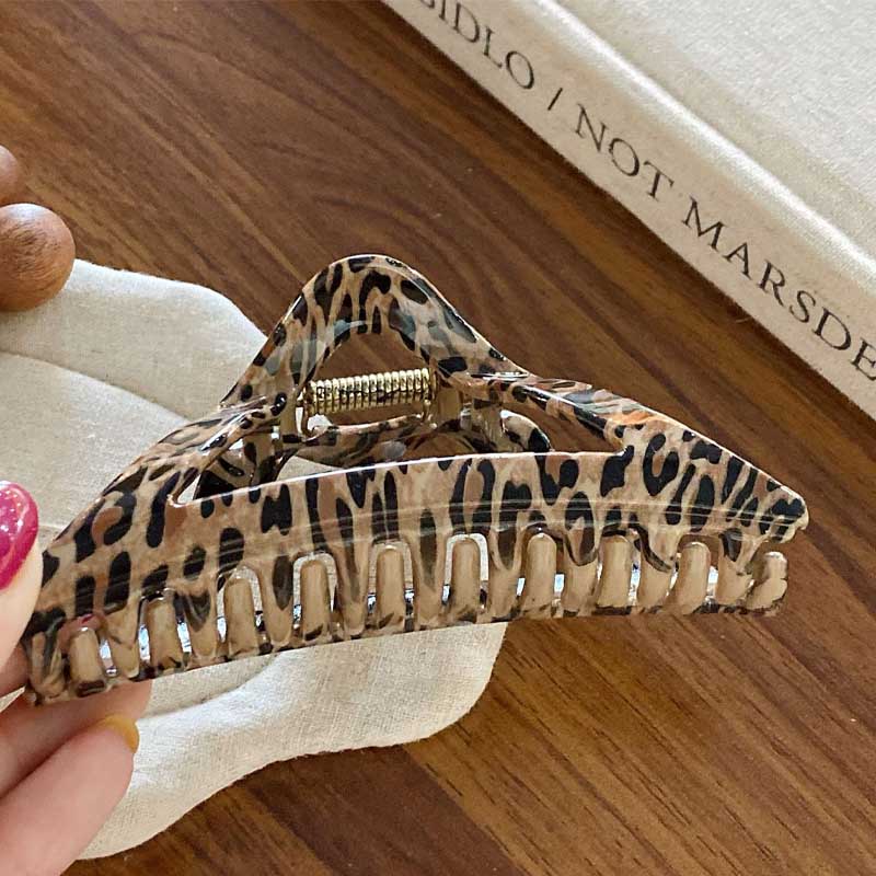 Trendy Leopard Print Geometric Hair Claw