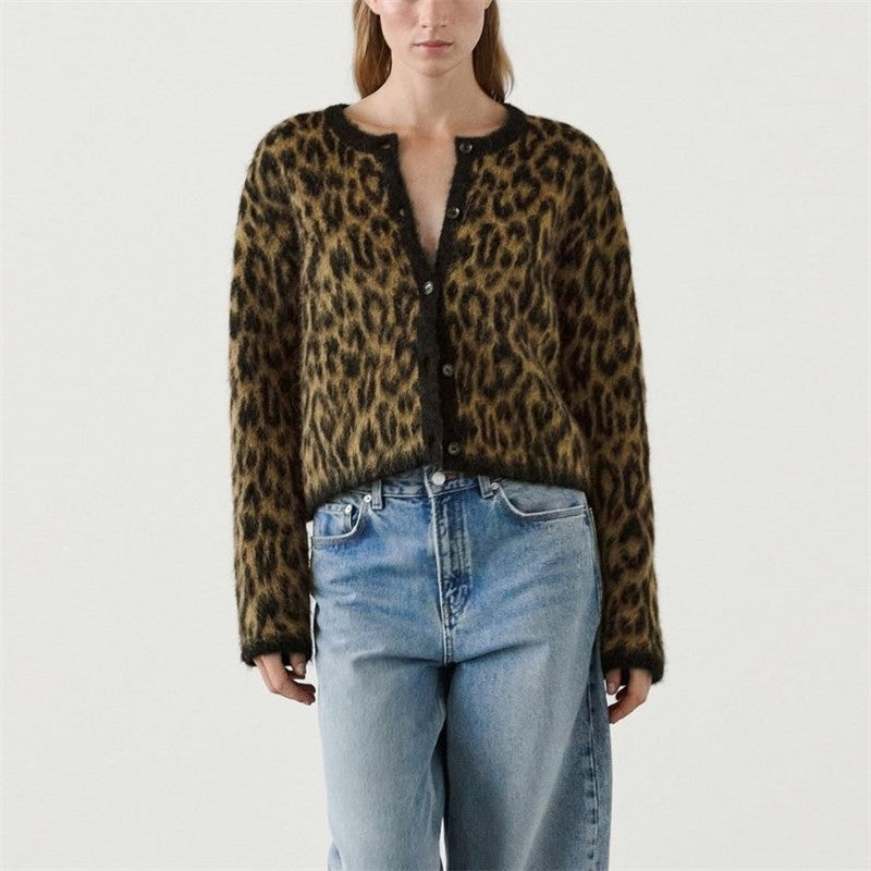 Leopard Print Knit Sweater For Casual And Stylish Comfort