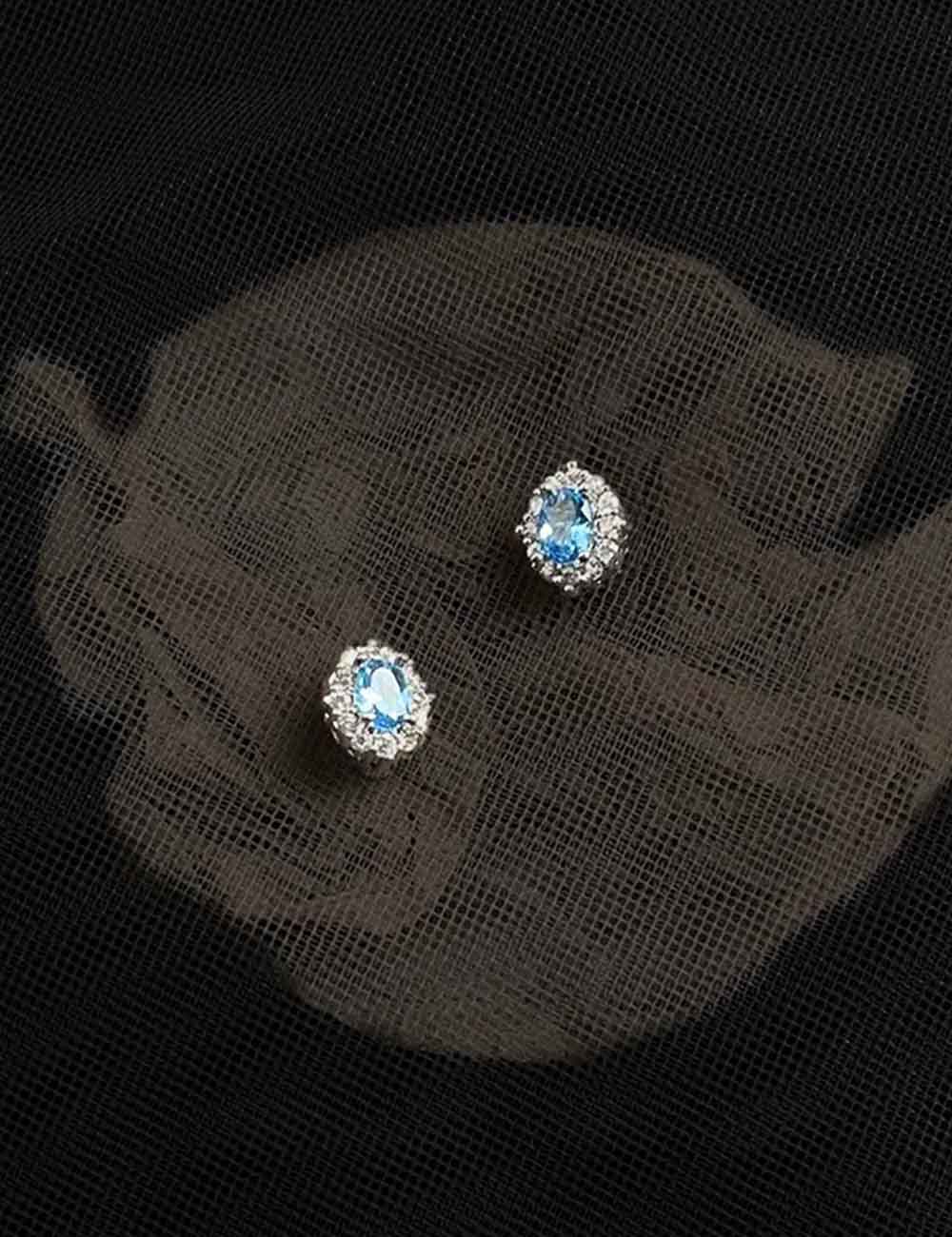 Oval Minimalist Cubic Zirconia Stud Earrings
