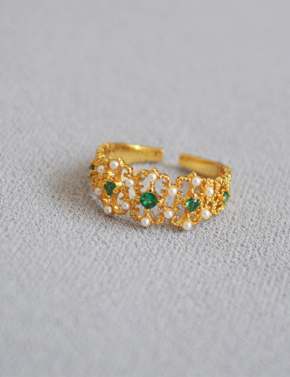 Vintage Emerald Zircon Pearl Hollow Open Ring