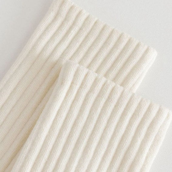 Solid Color Simple Ripped Socks