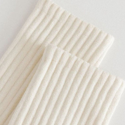 Solid Color Simple Ripped Socks