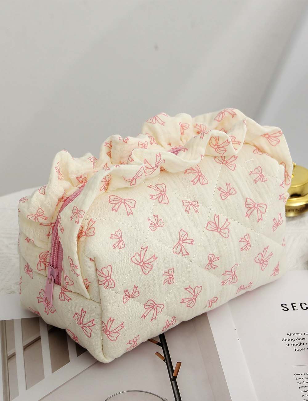 Sweet Bow Print Quilted Makeup Bag