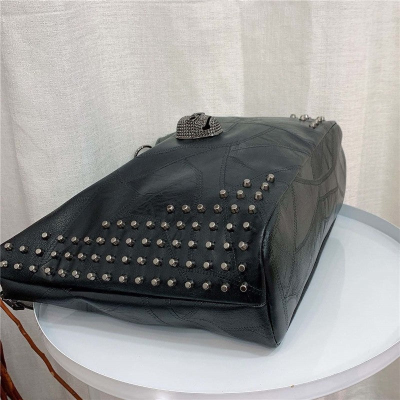 Solid Skull Rivet Shoulder Bag