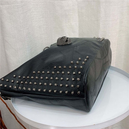 Solid Skull Rivet Shoulder Bag
