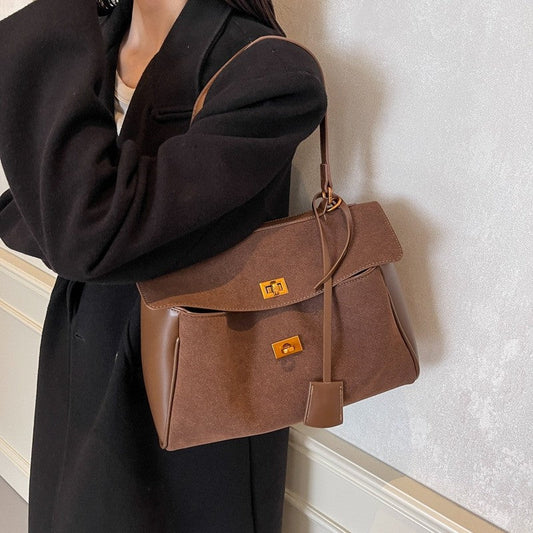 Retro Handbag With Pendant