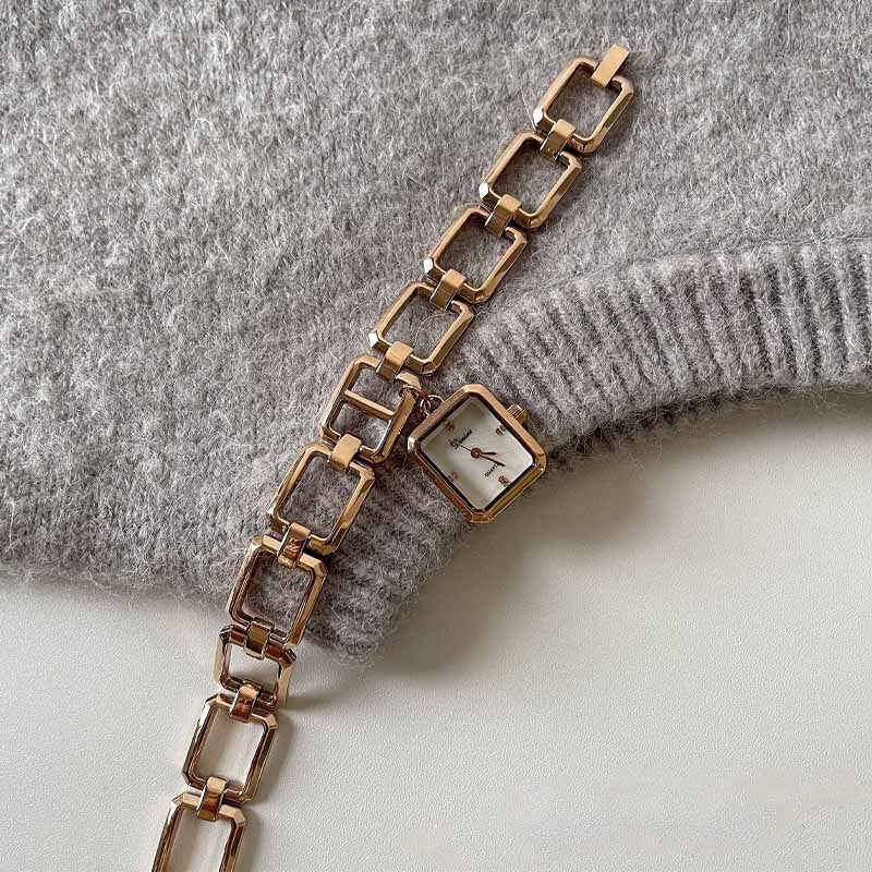 Vintge Geometric Dail Wrist Watch