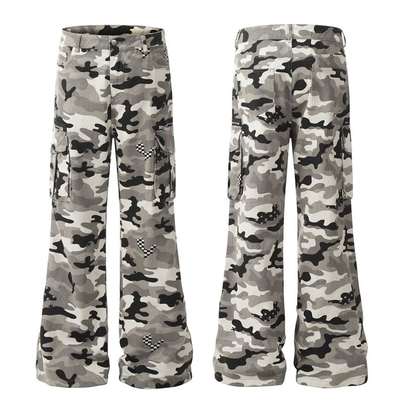 Relaxed Camo Cargo Pants With Flared Legs