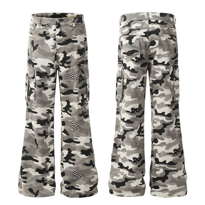 Relaxed Camo Cargo Pants With Flared Legs