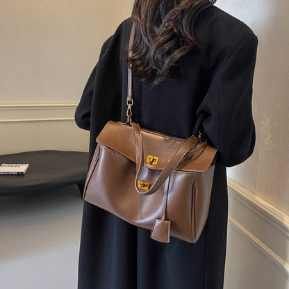 Retro Handbag With Pendant