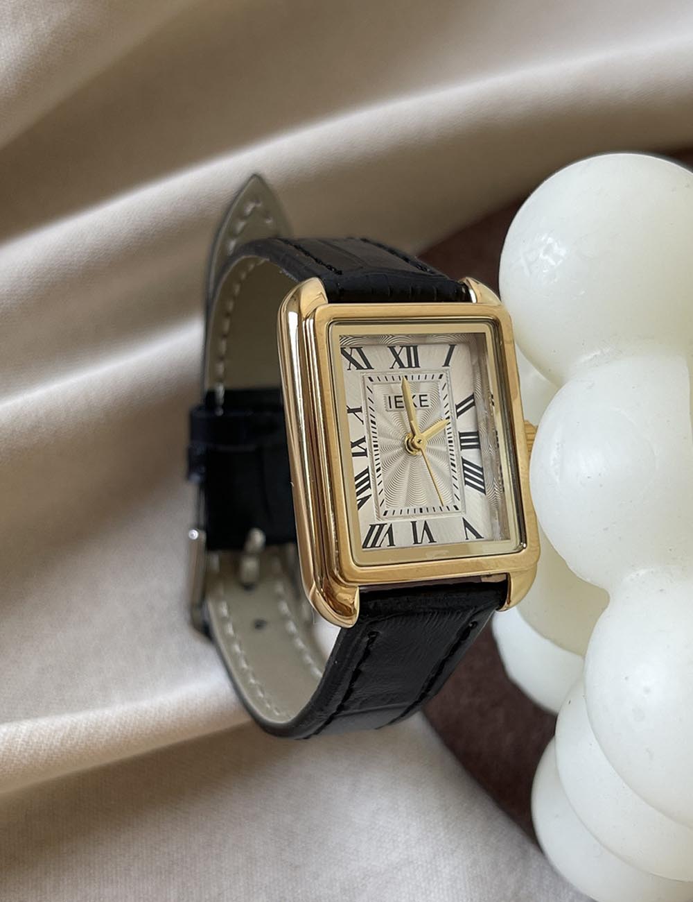 Elegant Square Dial Roman Numeral Wrist Watch