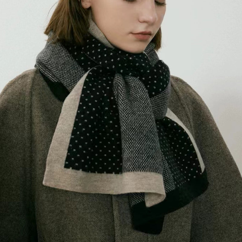 2+ Contrast Color Point Knit Scarves