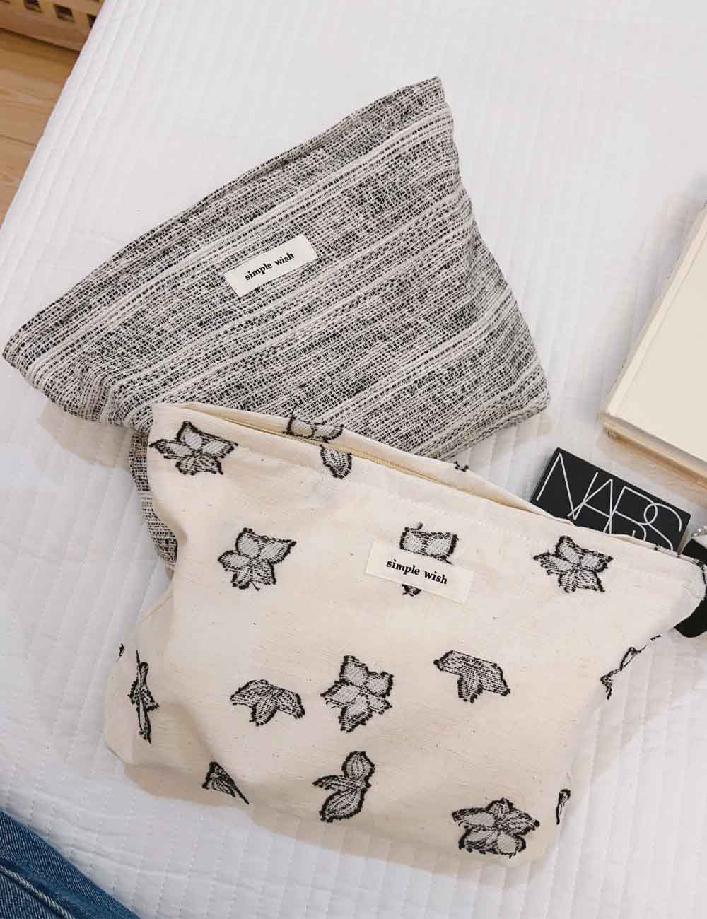 Simple Portable Large Capacity Makeup Bag