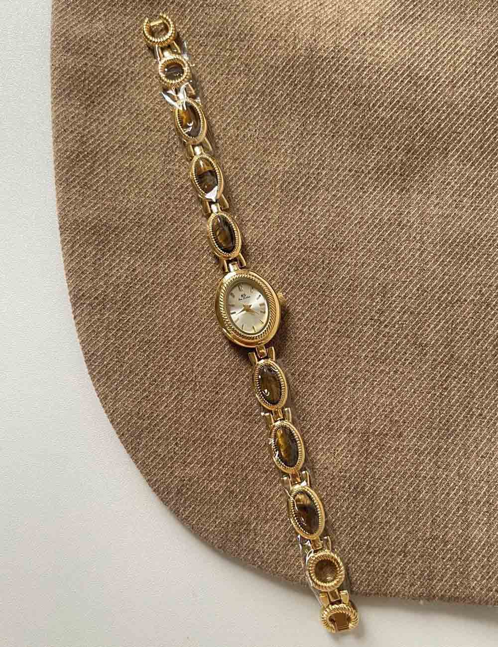 Retro Gold Tone Oval Dial Quartz Wrist Watch