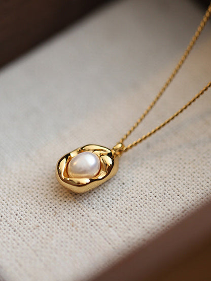 Simple Pearl Necklace