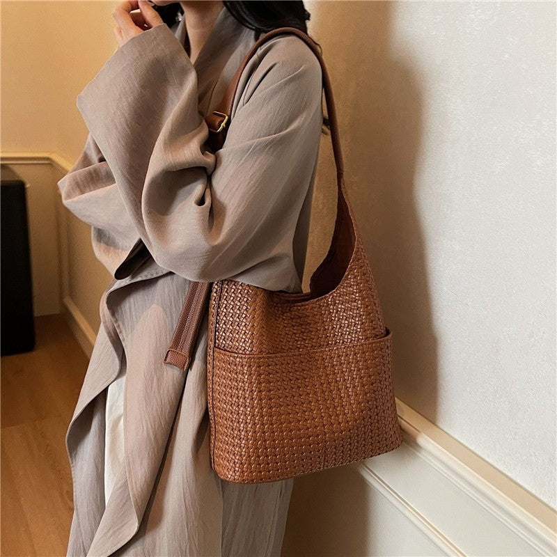 Retro Handbag With Pendant