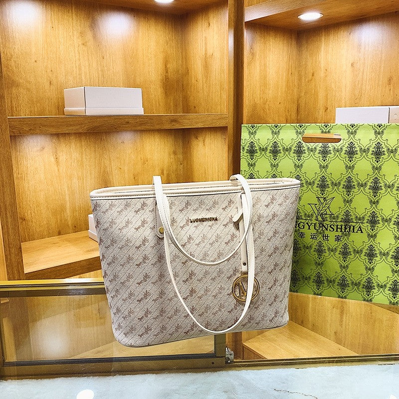 Retro Handbag With Pendant