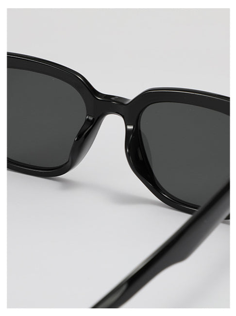 Versatile Square Frame Sunglasses