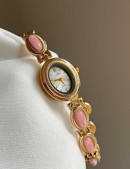 Vintage Gold Oval Dial Bracelet Quartz Watch