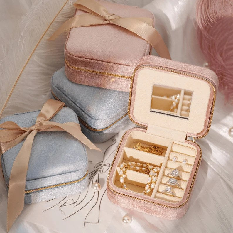 Plushed Simple Solid Color Zipper Jewelry Case