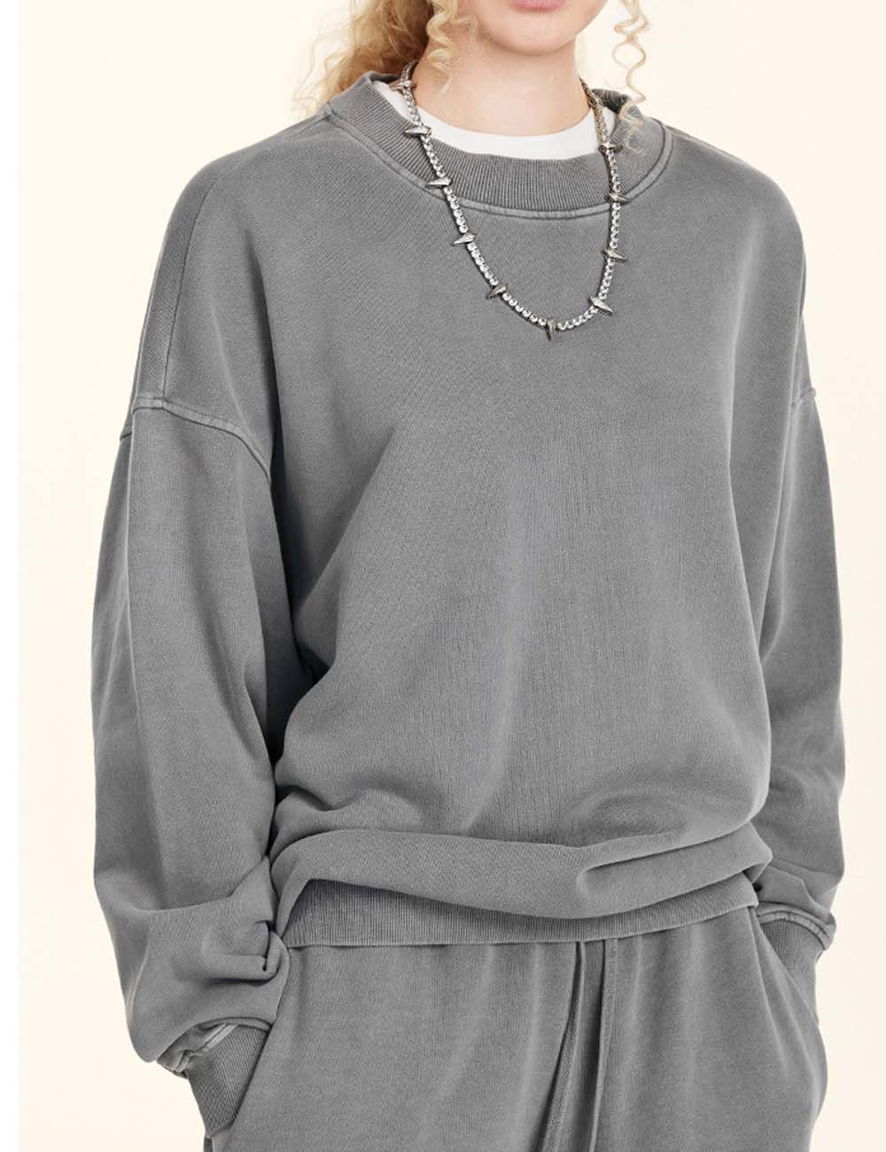 Round Neck Loose Long Sleeve Sweatshirt
