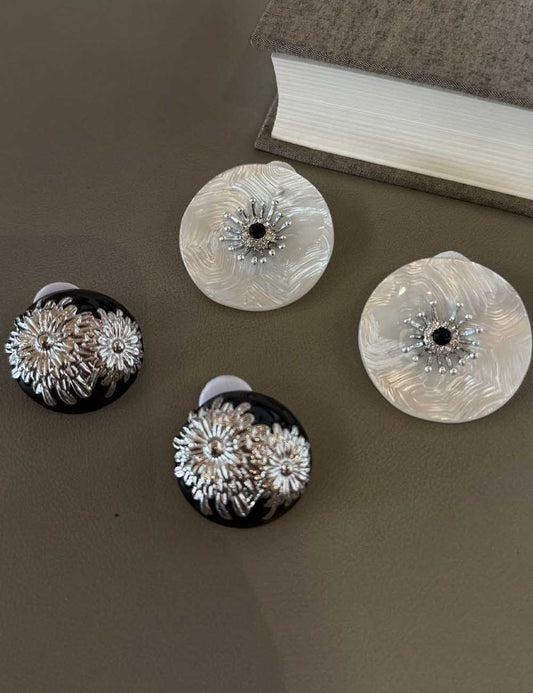 Vintage Flower Round Shape Stud Earring