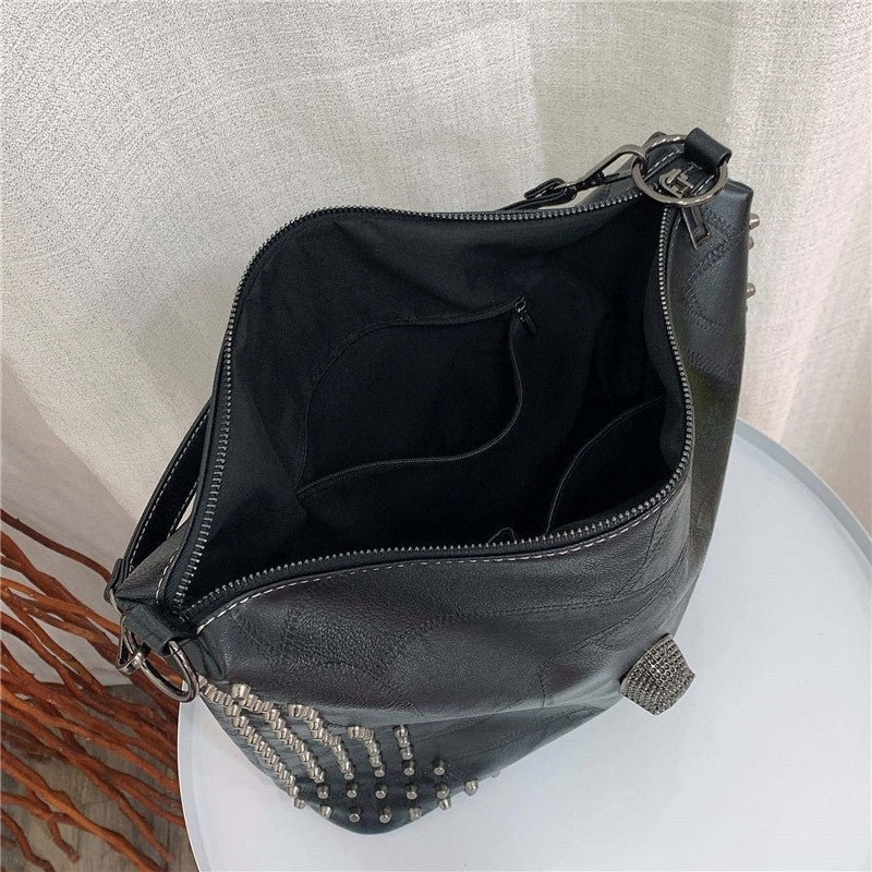 Solid Skull Rivet Shoulder Bag