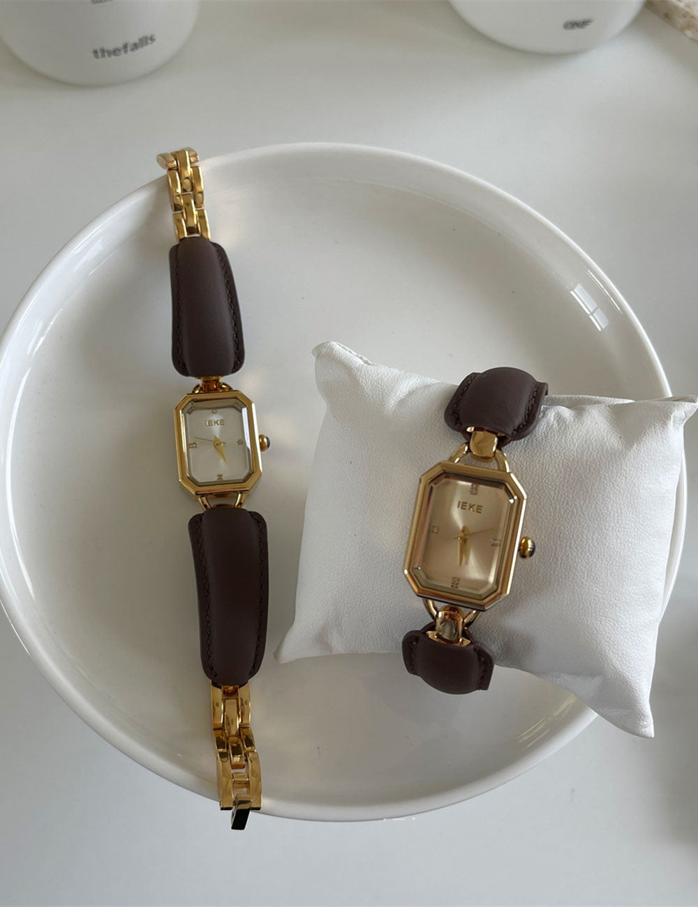 Elegant Square Dial Leather Bracelet Quartz Watch