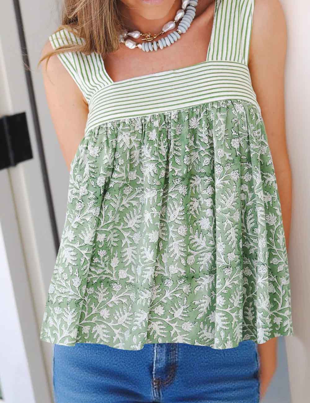 Simple Floral Print Sleeveless Top