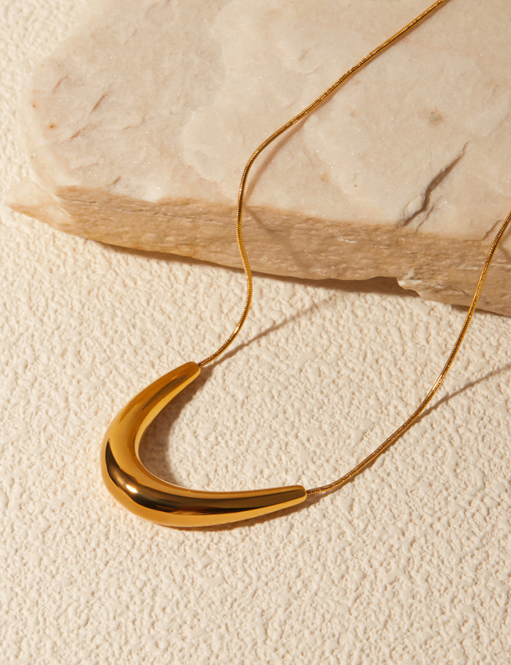 Simple Metal Smile Pendant Necklace